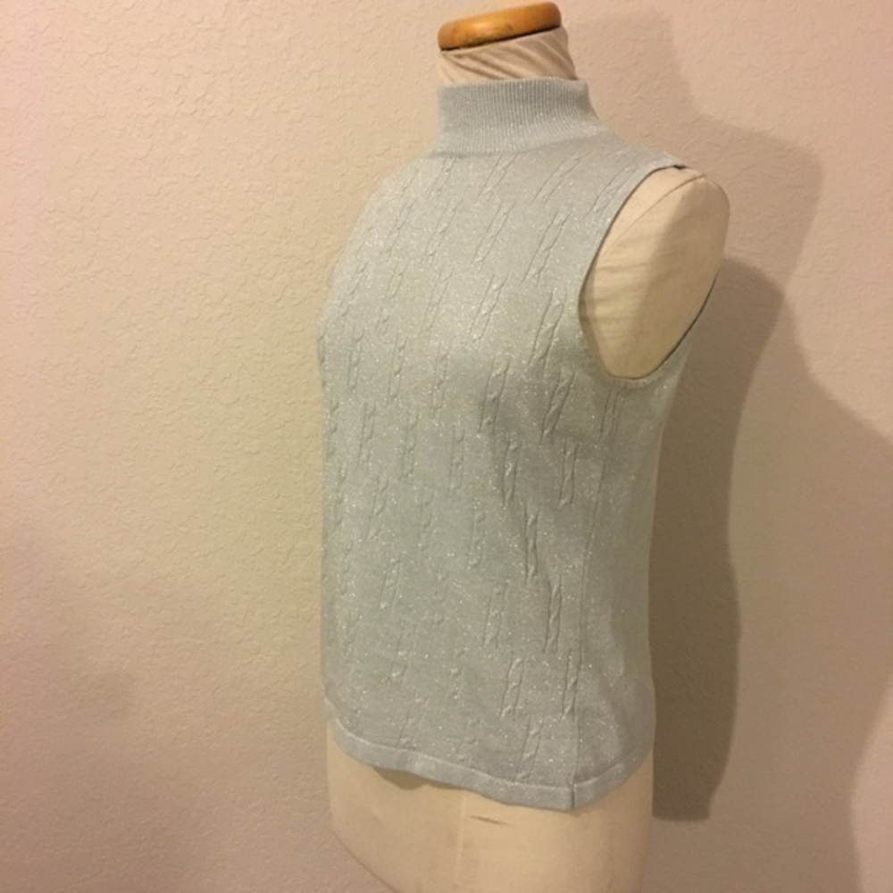Elegant Silver Cable Knit‎ Holiday Sweater Medium